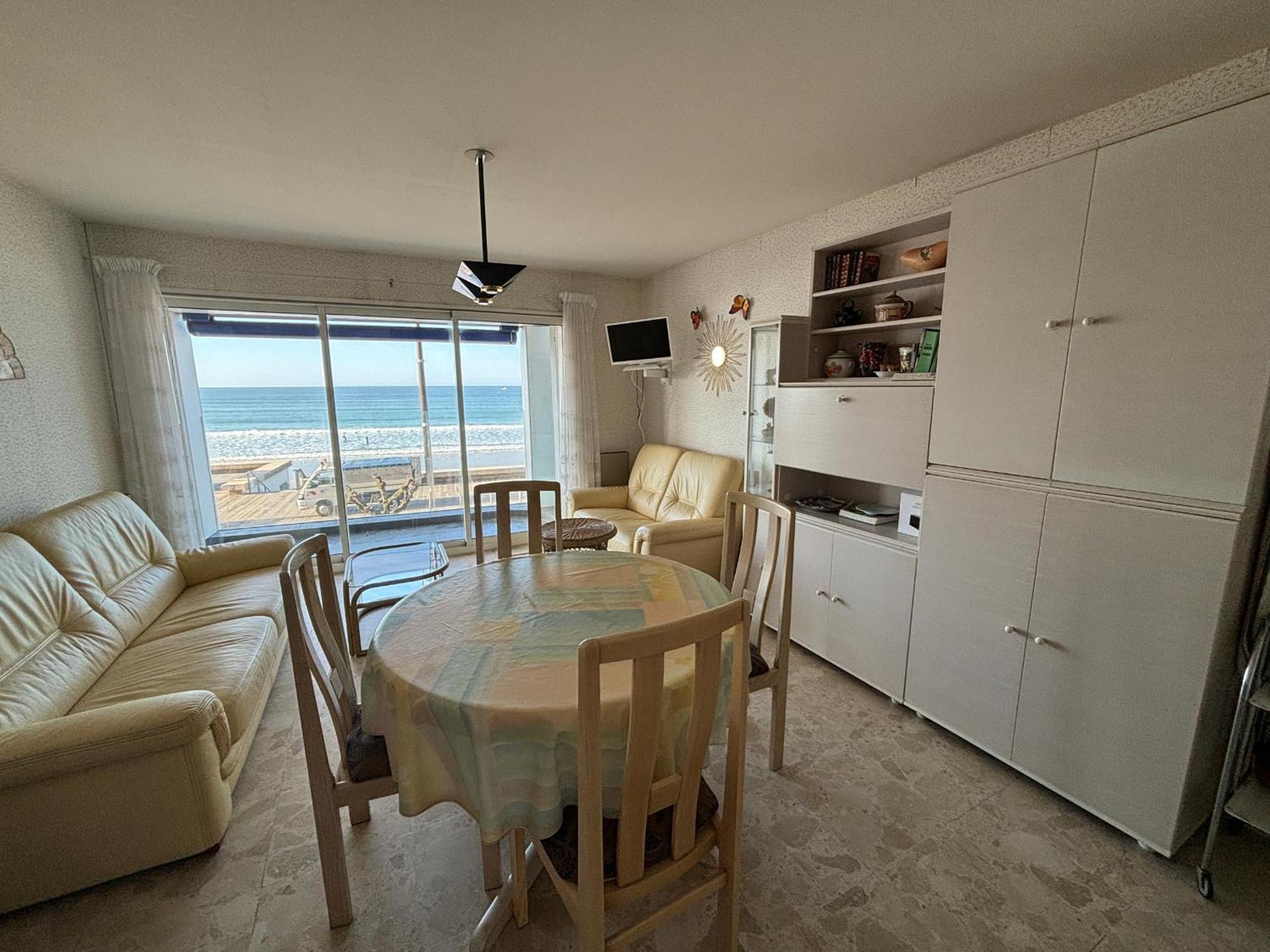 Appartement T2 Avec Balcon Et Vue Mer, 1Er Etage, Ascenseur, Tv, Cuisine Equipee - Fr-1-197-466 เลส์ซาบล์-โดล็อนน์ ภายนอก รูปภาพ