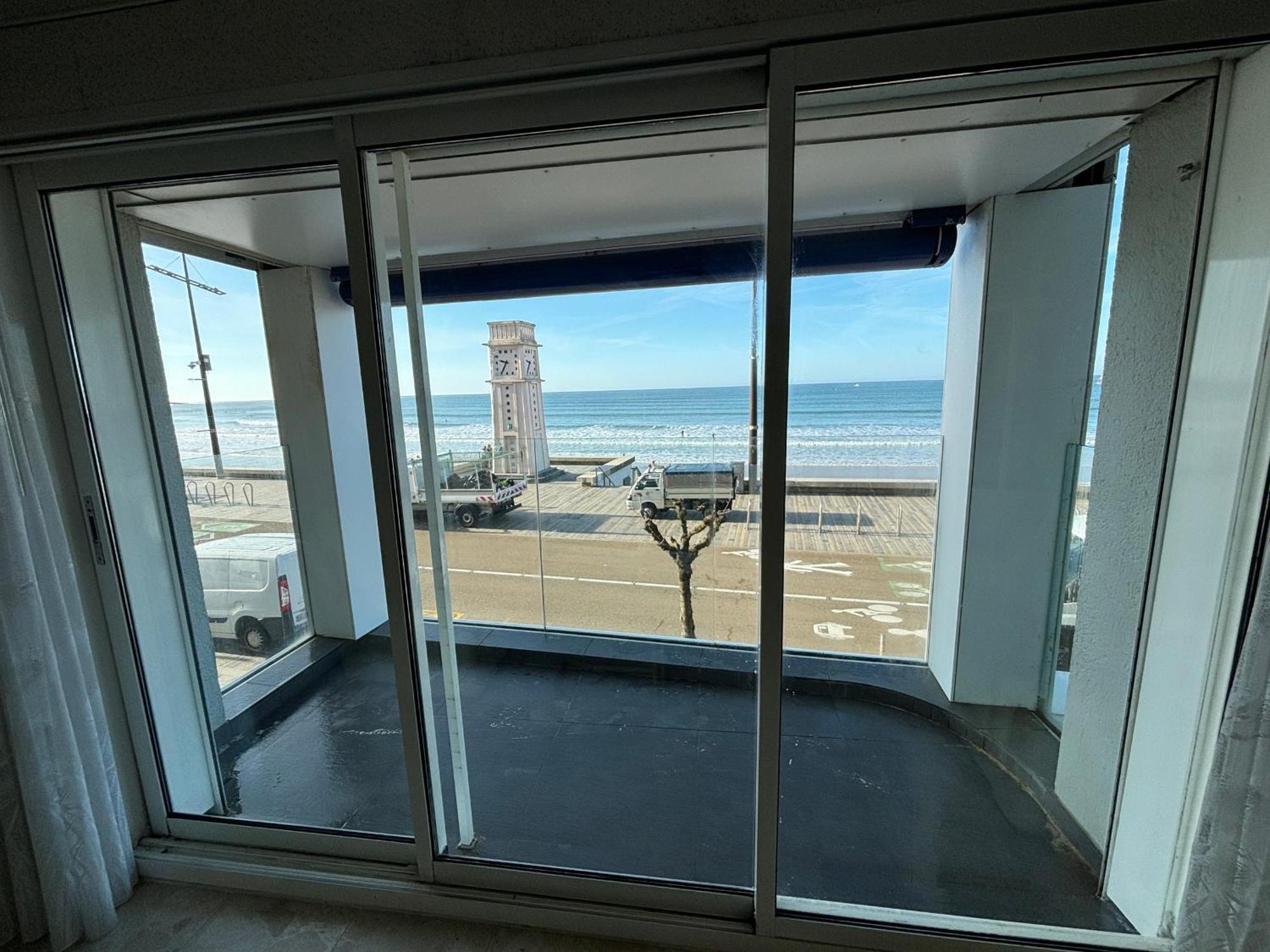 Appartement T2 Avec Balcon Et Vue Mer, 1Er Etage, Ascenseur, Tv, Cuisine Equipee - Fr-1-197-466 เลส์ซาบล์-โดล็อนน์ ภายนอก รูปภาพ